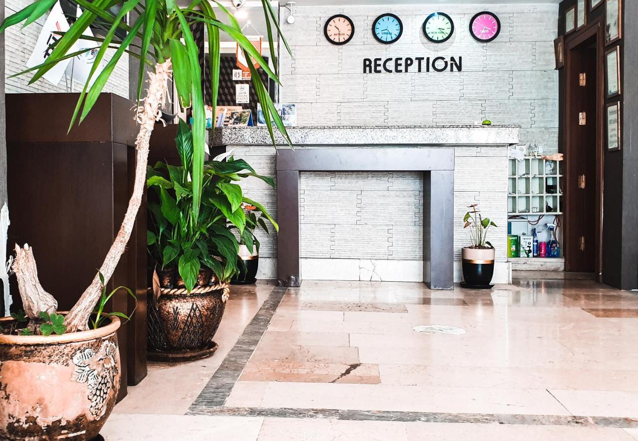 Tepe Hotel&Business Suite Анталия Екстериор снимка