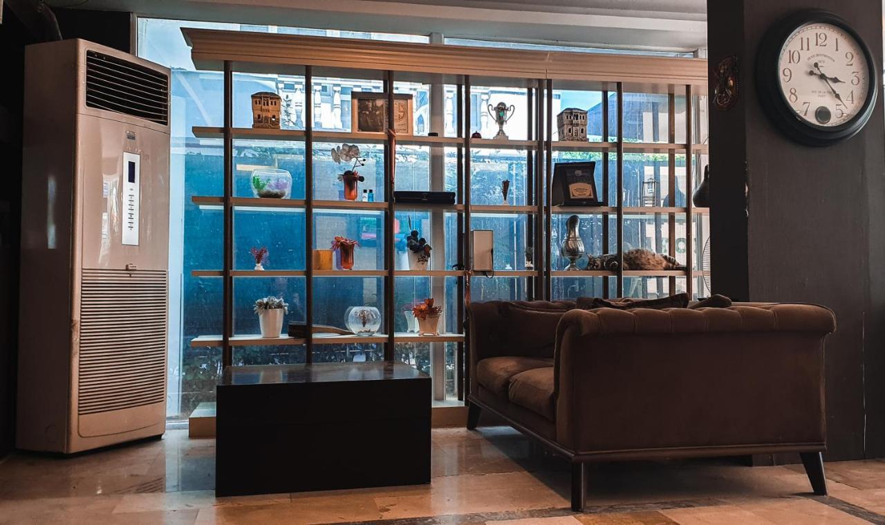 Tepe Hotel&Business Suite Анталия Екстериор снимка